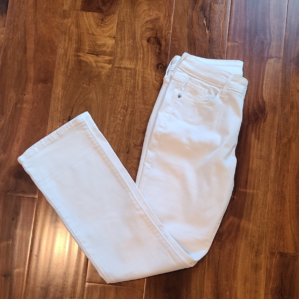Old Navy Kicker Boot-Cut White Jeans 4 Short